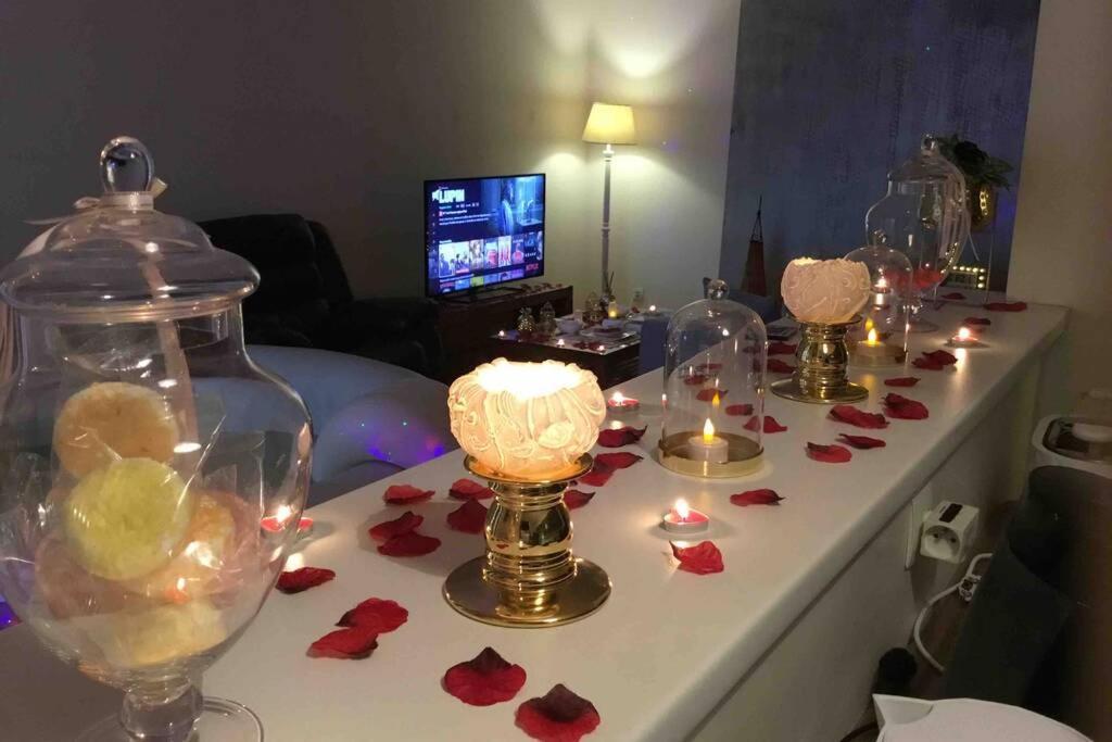 Cosy Private Jacuzzi Spa Apartment In Paris Apartment *