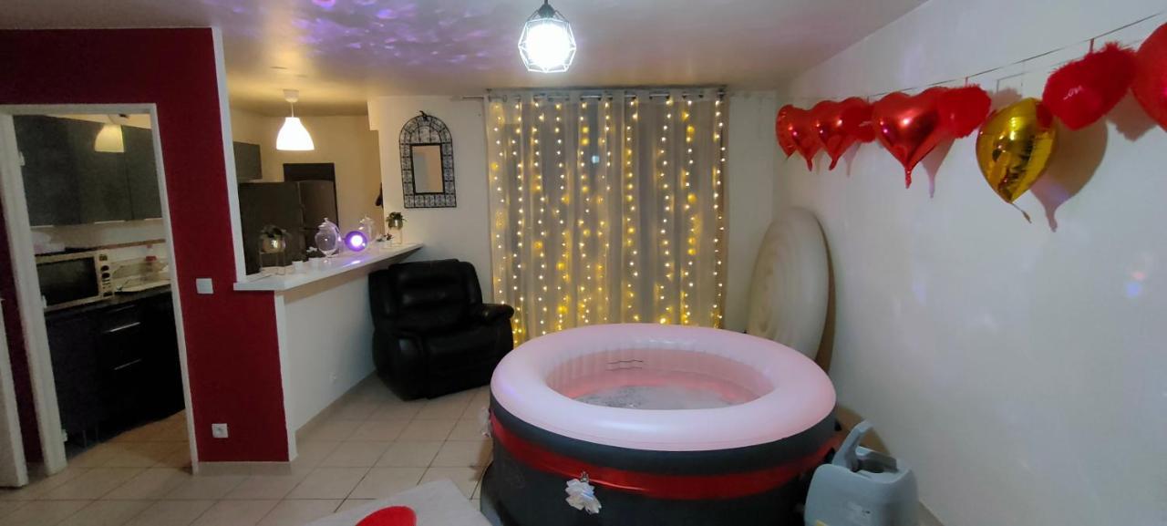 Apartment Cosy Private Jacuzzi Spa Apartment In Paris *