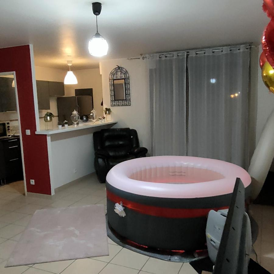 Apartment Cosy Private Jacuzzi Spa Apartment In Paris Paris